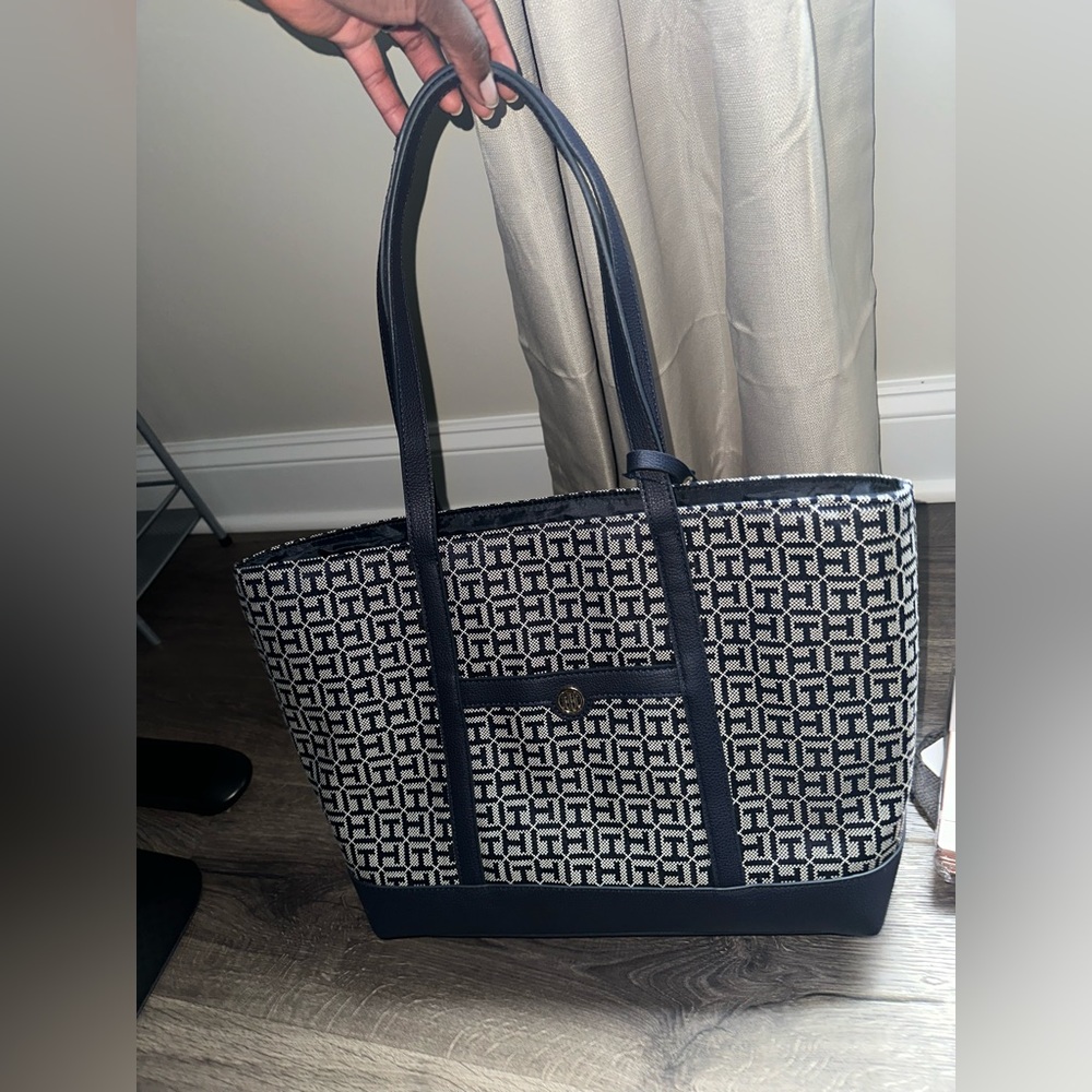 TOMMY HILLFIGER MONOGRAM TOTE BAG